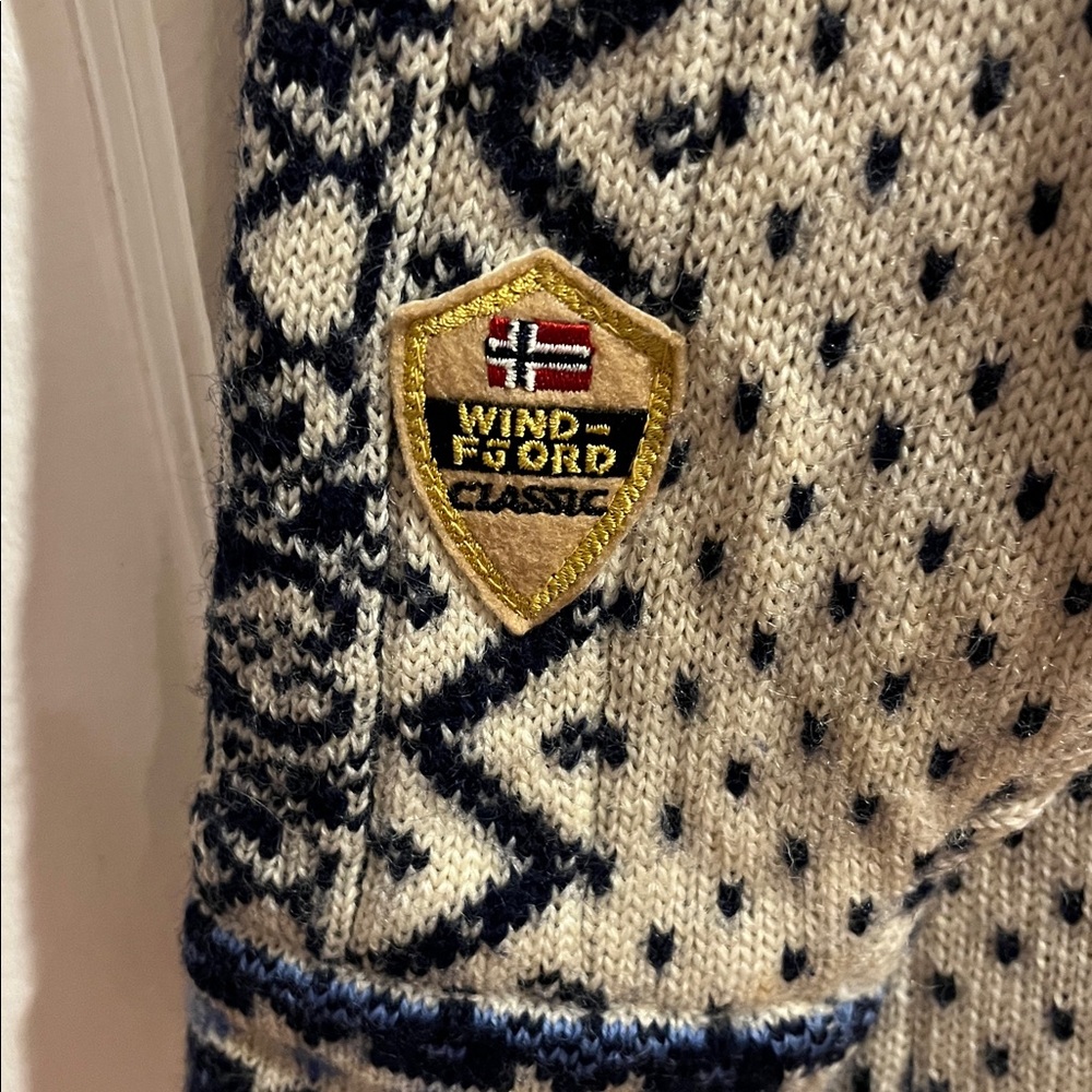 Men's Navy and Cream Norwegian Patterned Sweater / Vintage - Picture 8 of 12